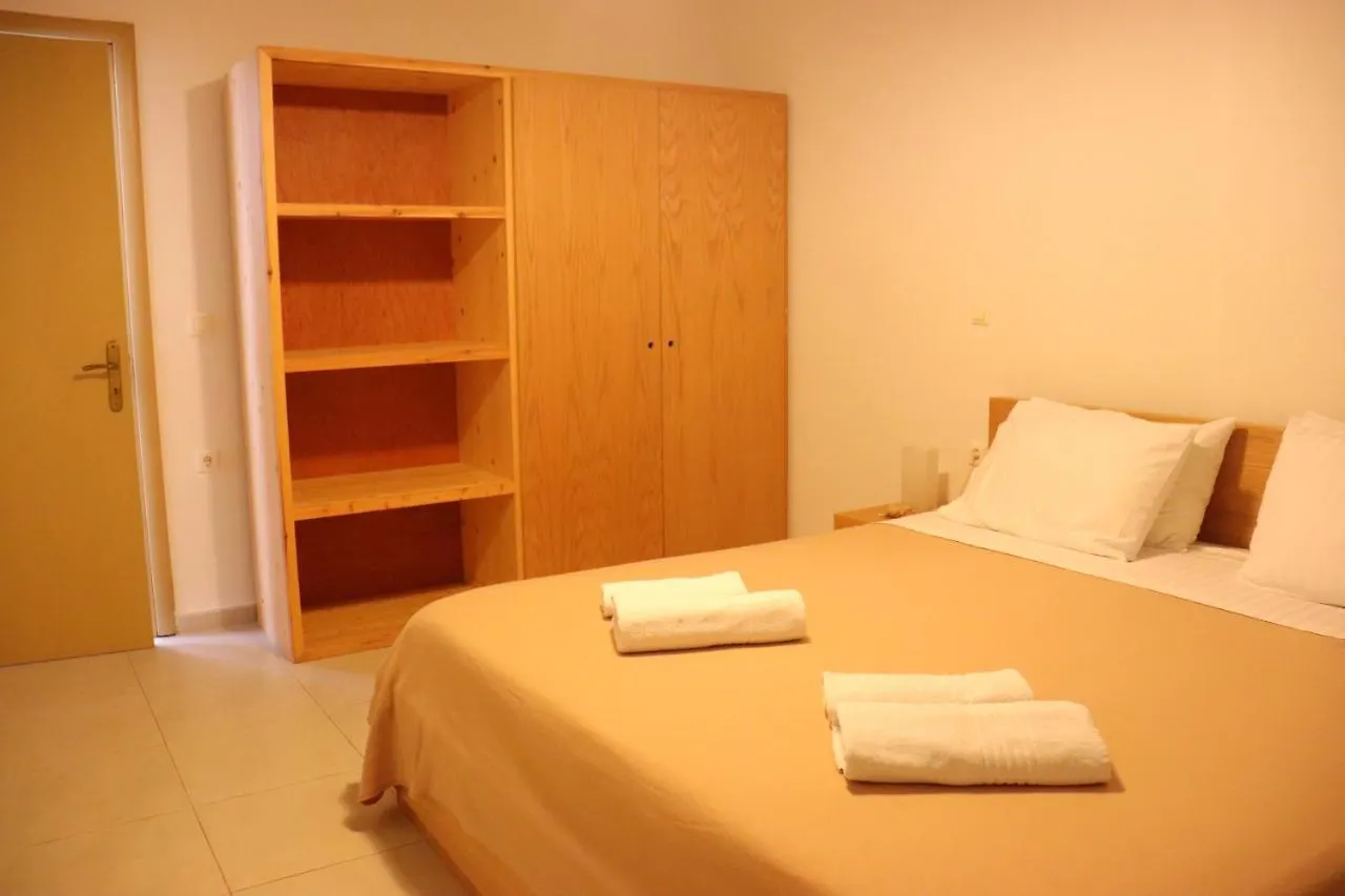 Apartments Piazza Himare 0*,